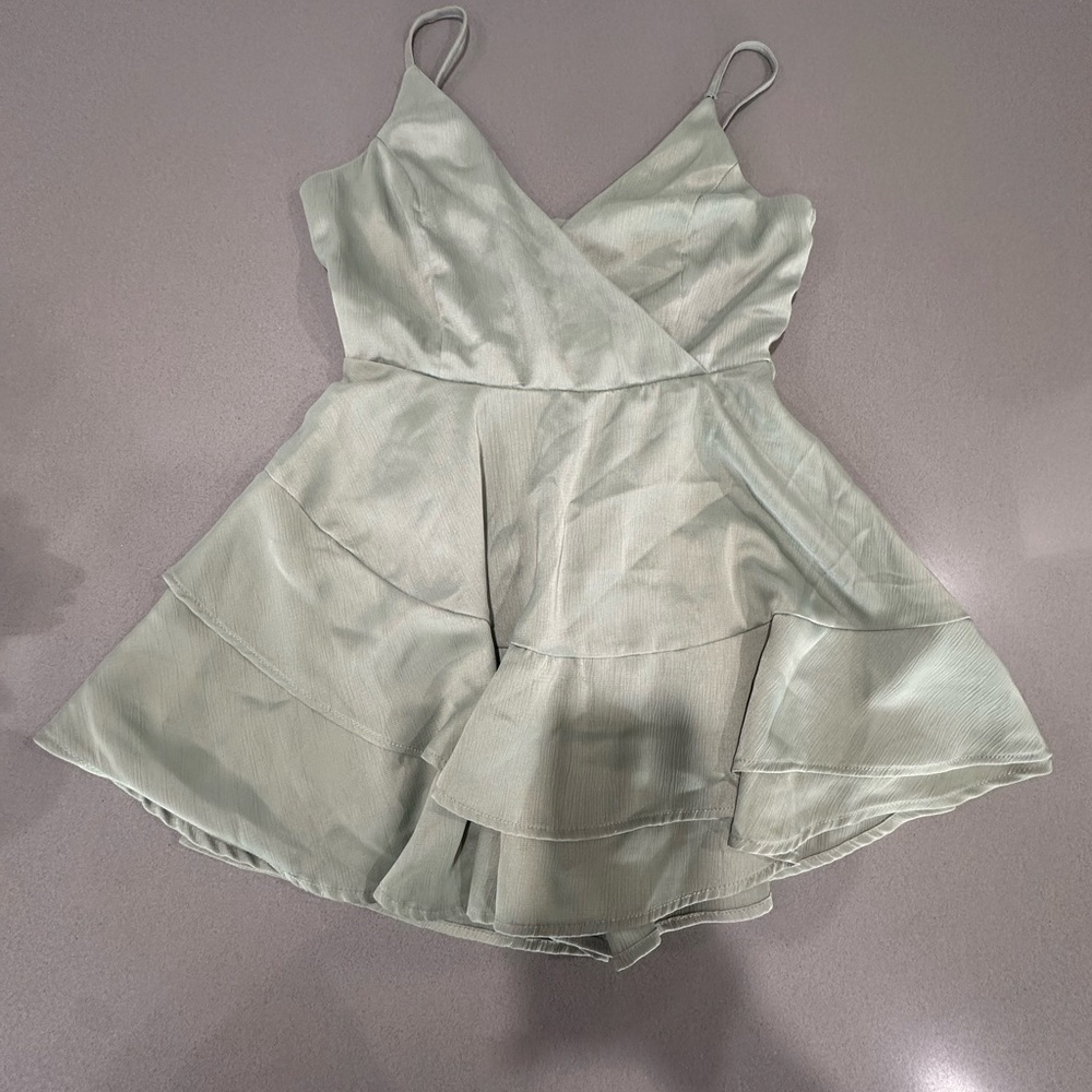 Elegant Light Green Sleeveless Dress